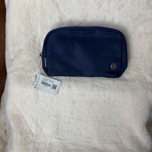 New Lululemon Athletica Deep Blue Everywhere Belt Bag